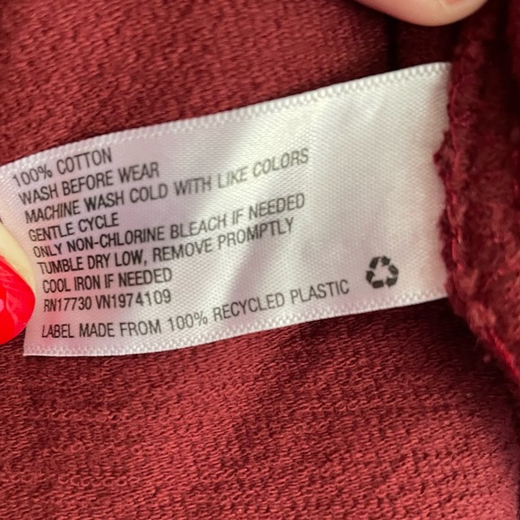 UT NWT Red V-Neck Cotton Sweater - Picture 11 of 14